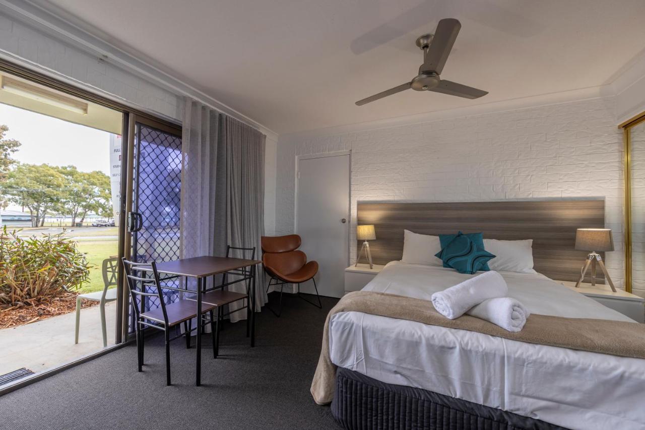 Bribie Waterways Motel Bongaree 외부 사진
