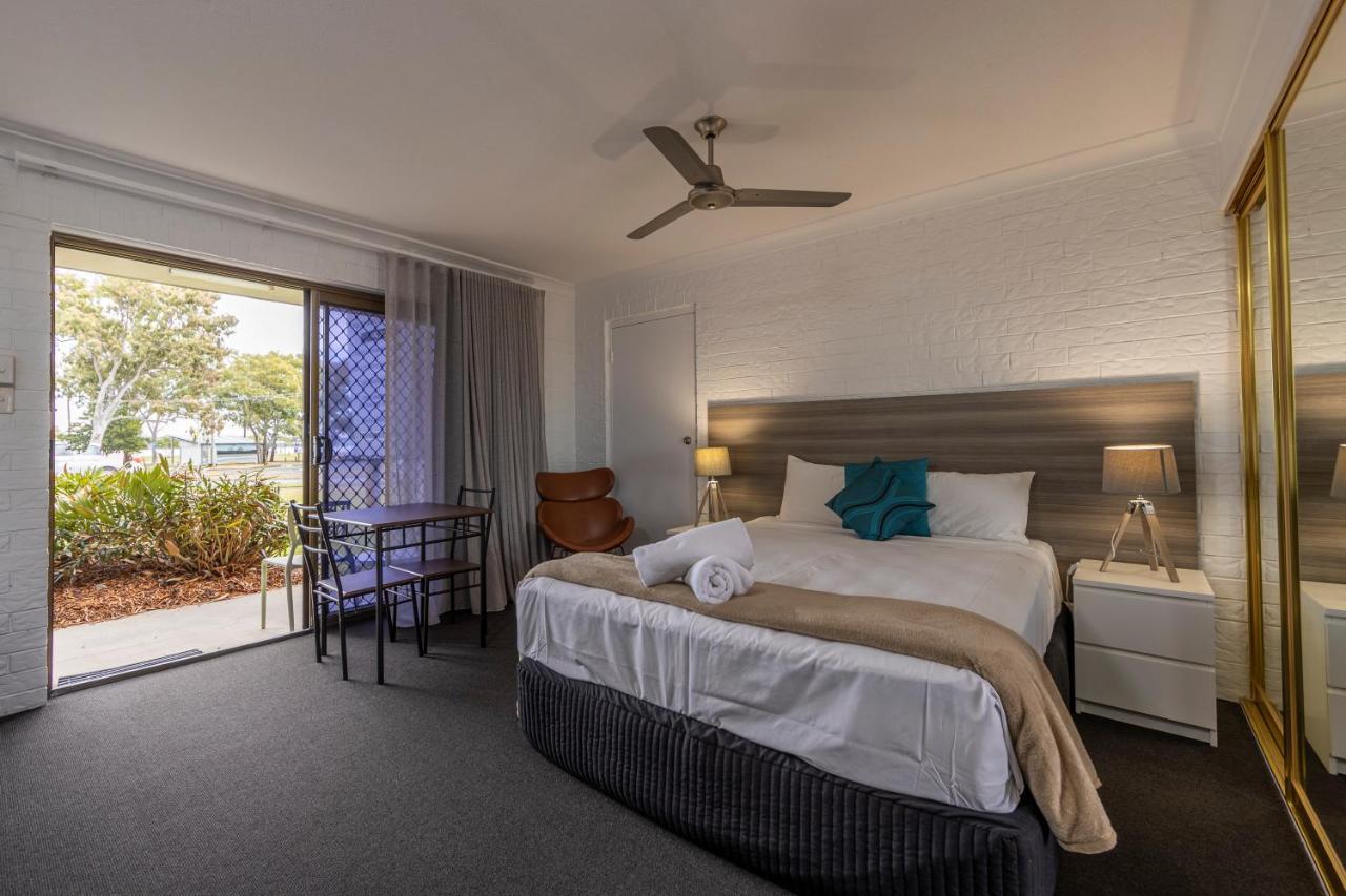 Bribie Waterways Motel Bongaree 외부 사진