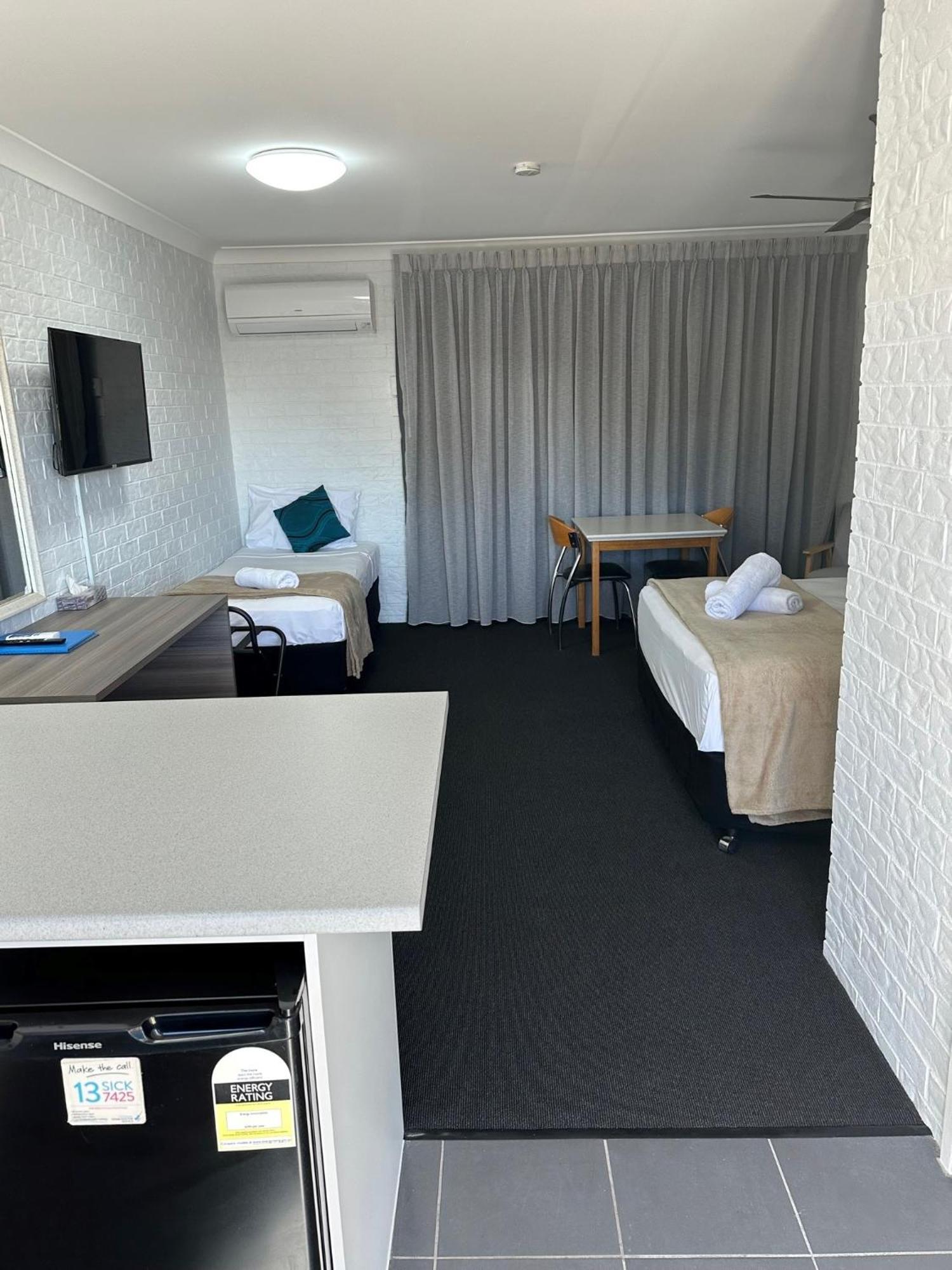 Bribie Waterways Motel Bongaree 외부 사진