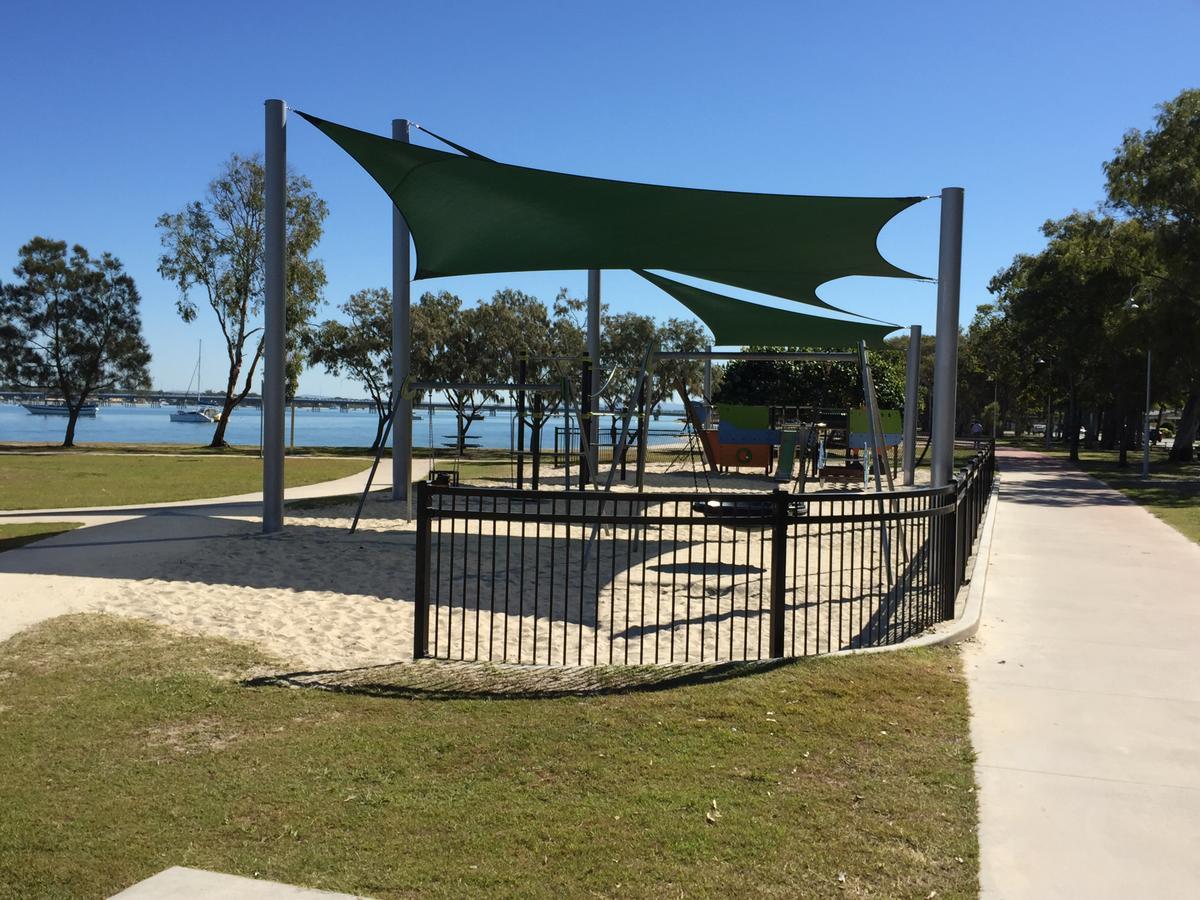 Bribie Waterways Motel Bongaree 외부 사진