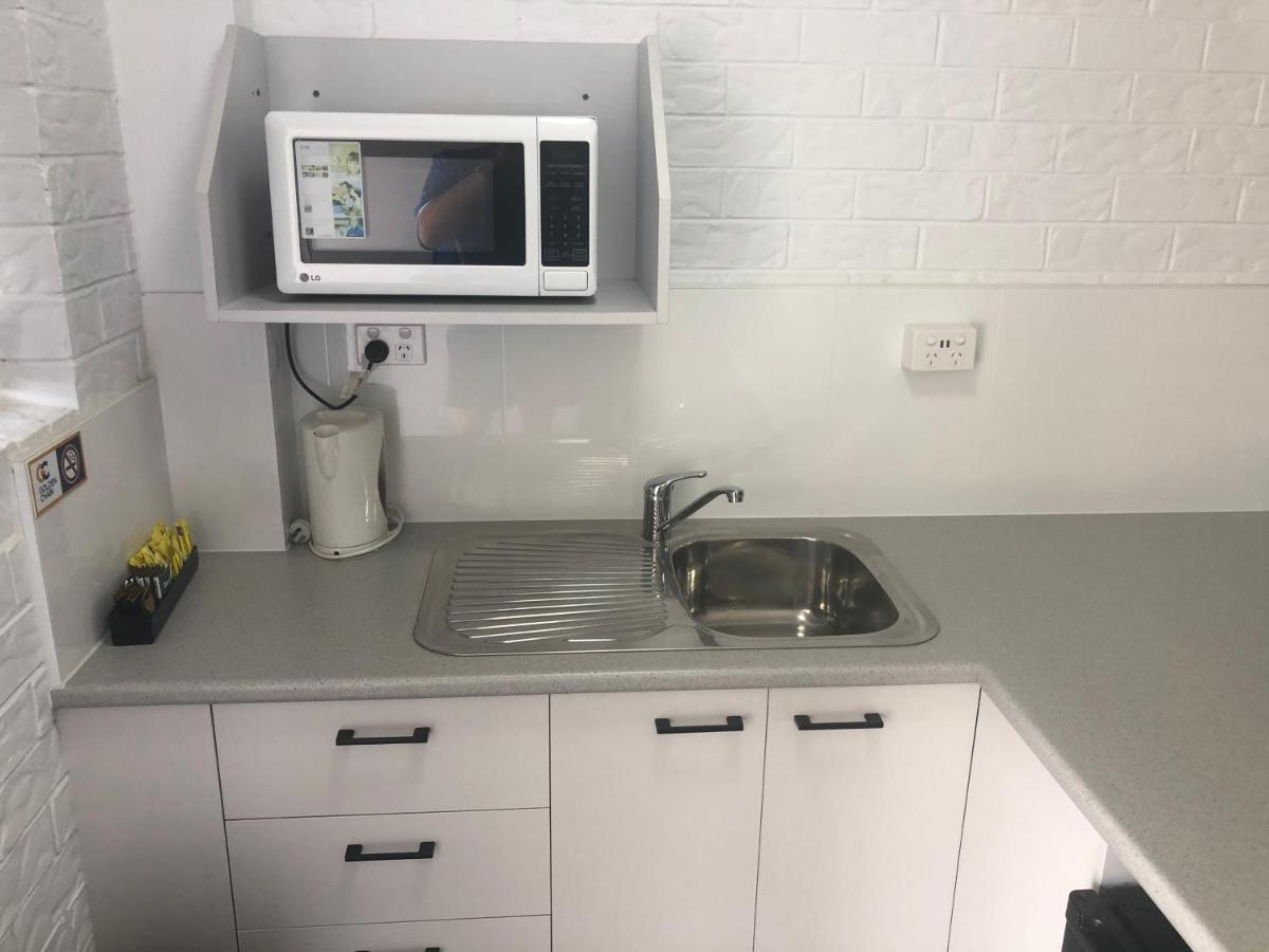 Bribie Waterways Motel Bongaree 외부 사진