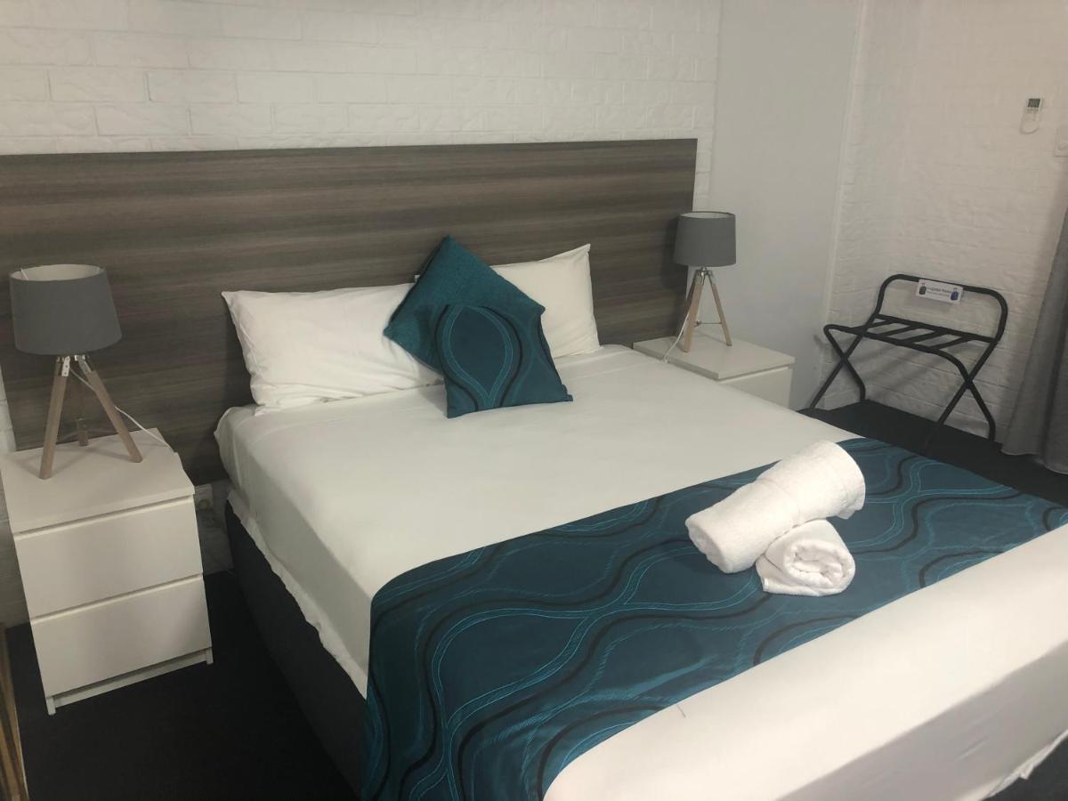 Bribie Waterways Motel Bongaree 외부 사진