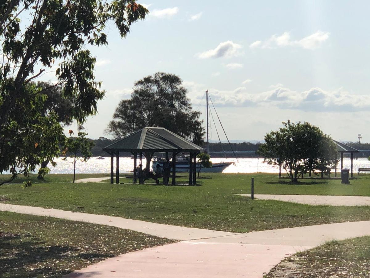 Bribie Waterways Motel Bongaree 외부 사진